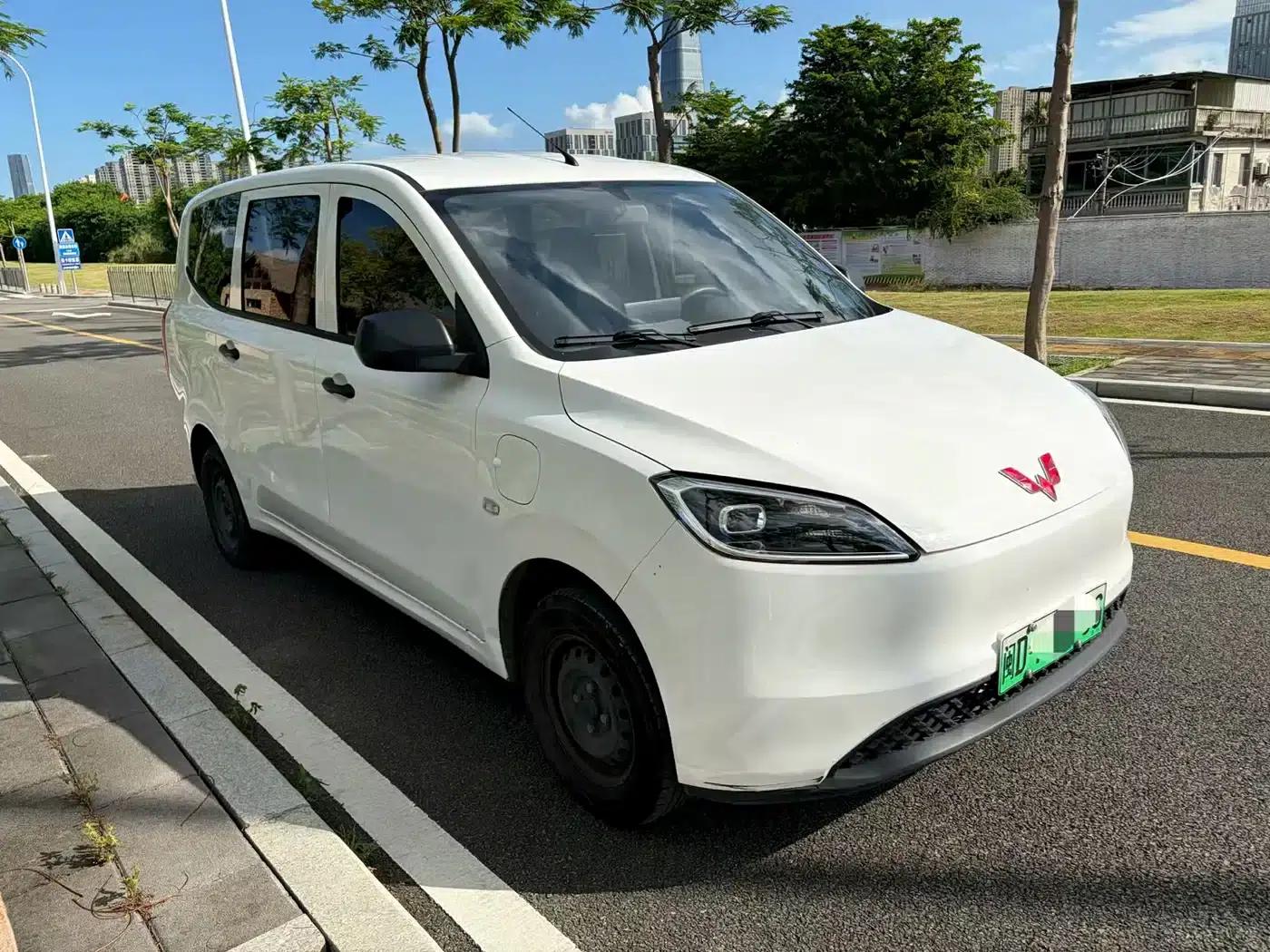 Wuling Hongguang New Energy 2024 Pure Electric Version 300KM Standard Edition — миниатюра 3