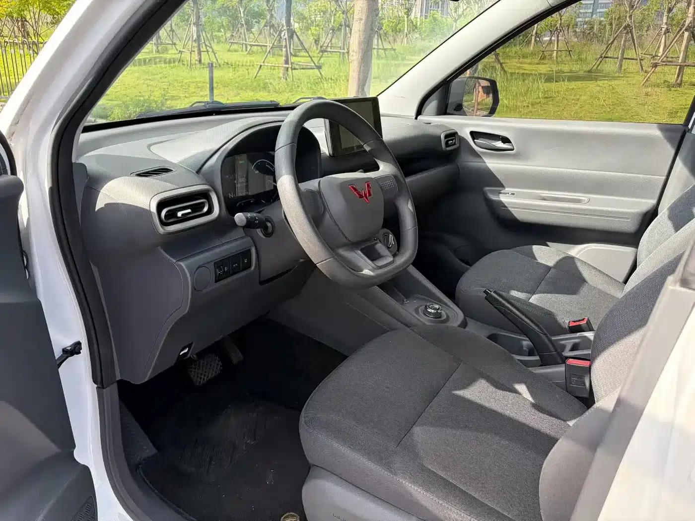 Wuling Hongguang New Energy 2024 Pure Electric Version 300KM Standard Edition — миниатюра 6