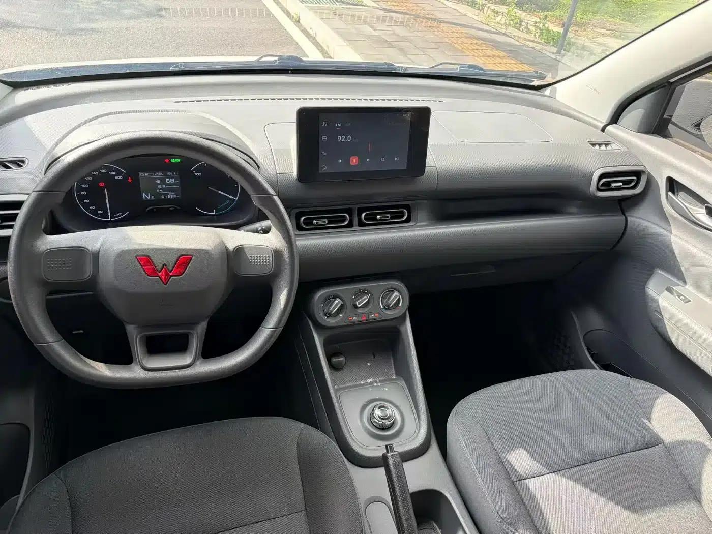 Wuling Hongguang New Energy 2024 Pure Electric Version 300KM Standard Edition — миниатюра 8