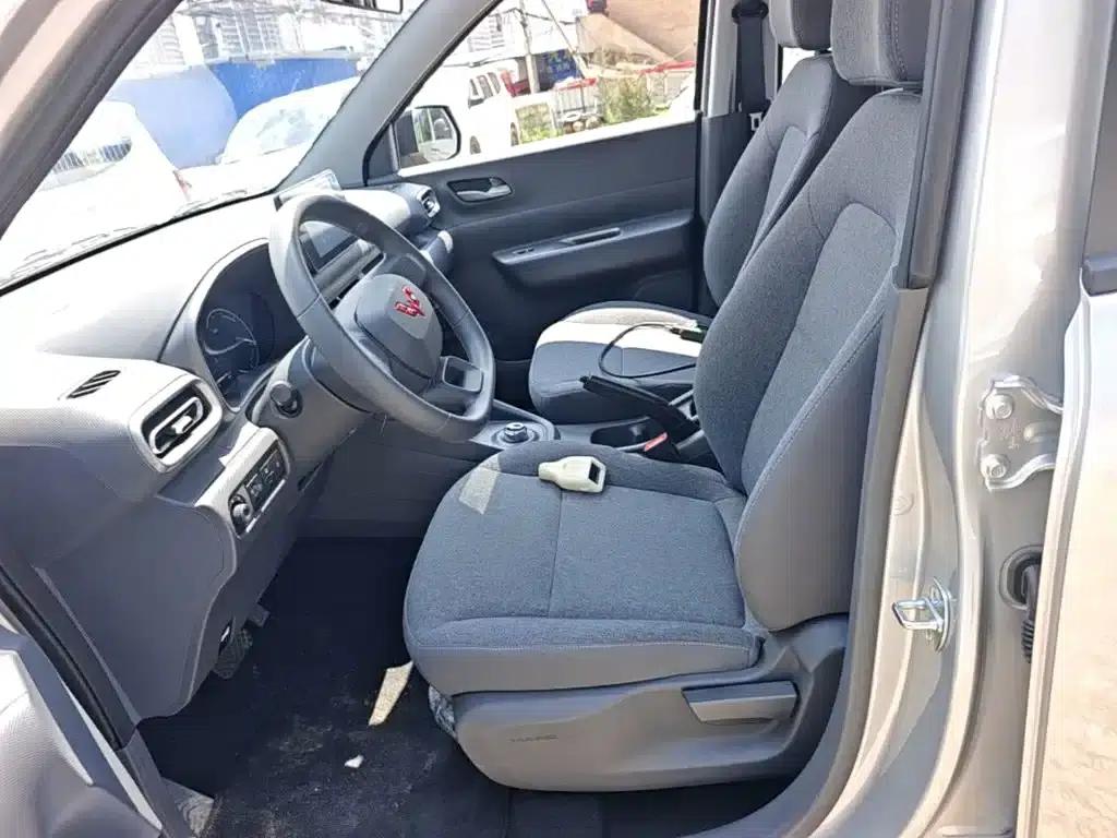 Wuling Hongguang New Energy 2025 Range-Extended Hybrid 50km Comfort Model — миниатюра 15