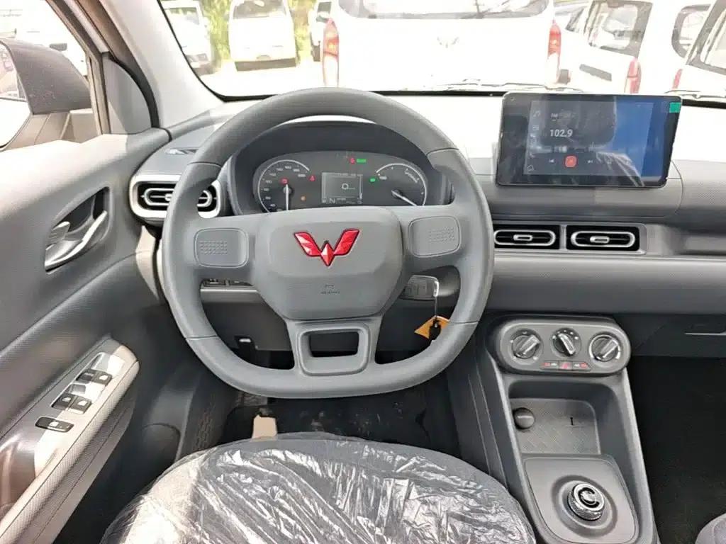 Wuling Hongguang New Energy 2025 Range-Extended Hybrid 50km Comfort Model — миниатюра 11