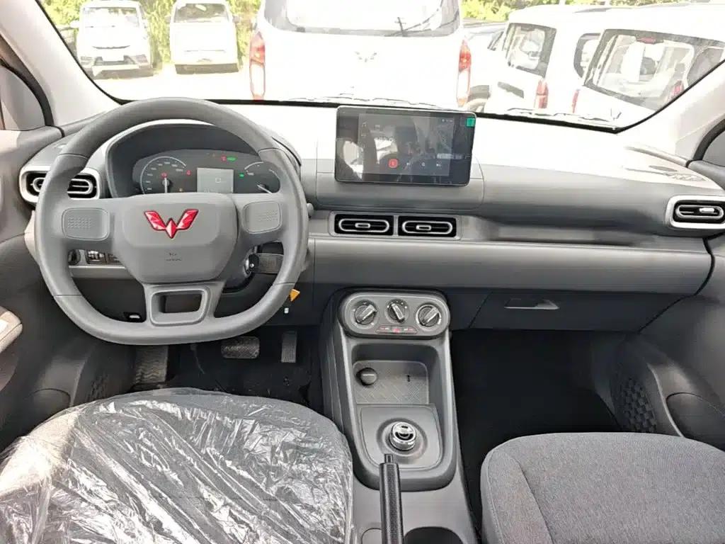Wuling Hongguang New Energy 2025 Range-Extended Hybrid 50km Comfort Model — миниатюра 10