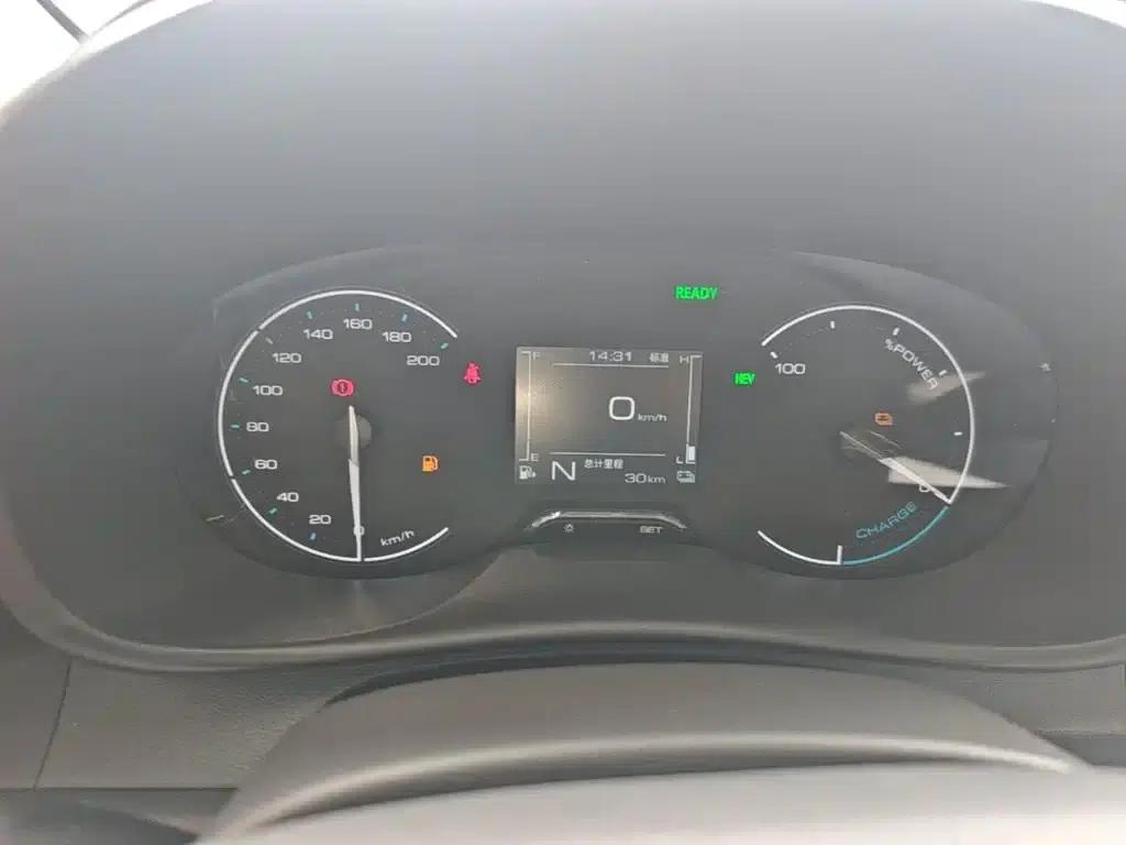 Wuling Hongguang New Energy 2025 Range-Extended Hybrid 50km Practical Model — миниатюра 18