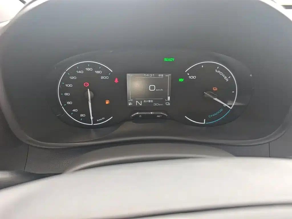 Wuling Hongguang New Energy 2025 Range-Extended Hybrid 50km Practical Model — миниатюра 19