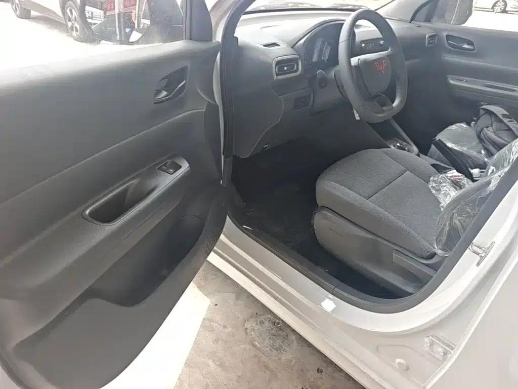 Wuling Hongguang New Energy 2025 Range-Extended Hybrid 50km Practical Model — миниатюра 23