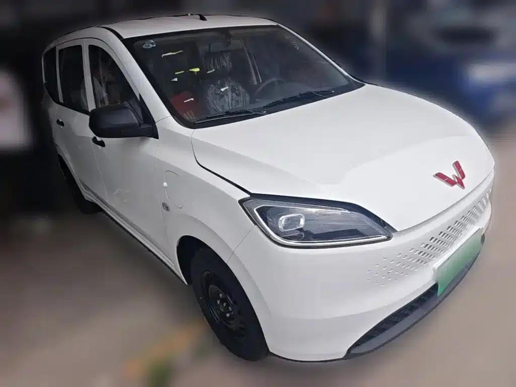 Wuling Hongguang New Energy 2025 Range-Extended Hybrid 50km Practical Model — миниатюра 7