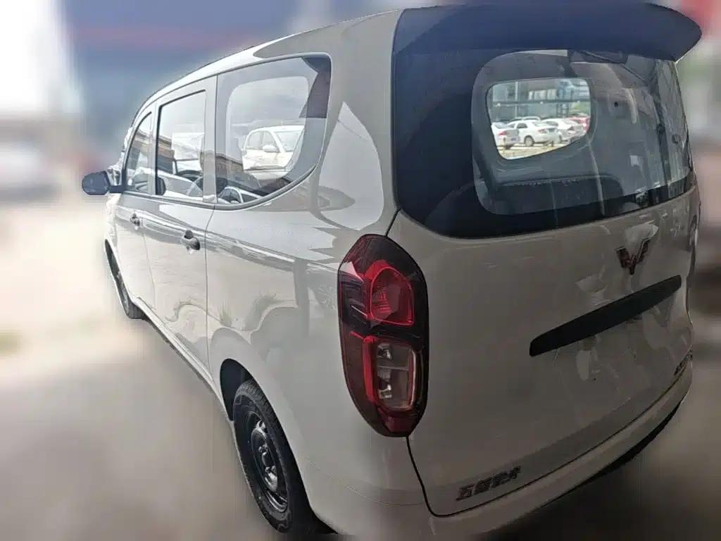 Wuling Hongguang New Energy 2025 Range-Extended Hybrid 50km Practical Model — миниатюра 9