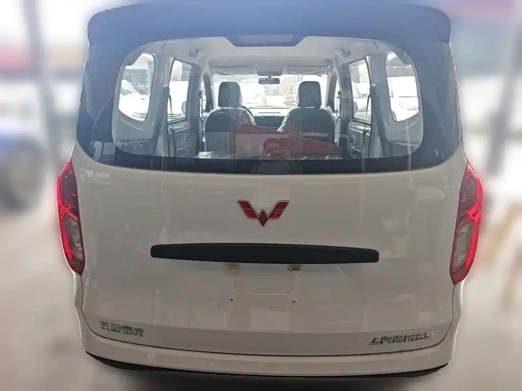Wuling Hongguang New Energy 2025 Range-Extended Hybrid 50km Practical Model — миниатюра 10