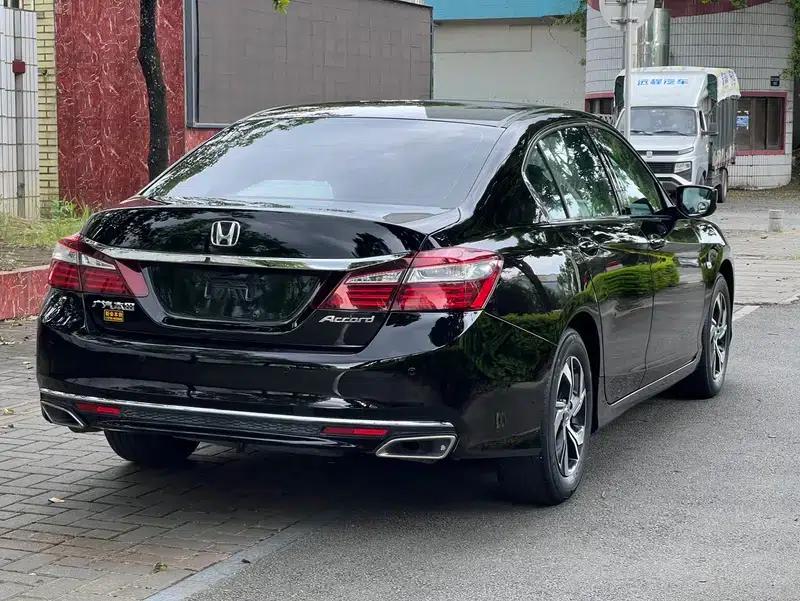2016 Honda Accord 2.0L Comfort Edition — миниатюра 6
