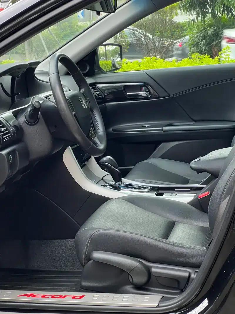2016 Honda Accord 2.0L Comfort Edition — миниатюра 8