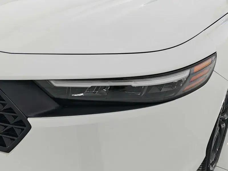 2025 Honda Accord 260TURBO Luxury Edition — миниатюра 12