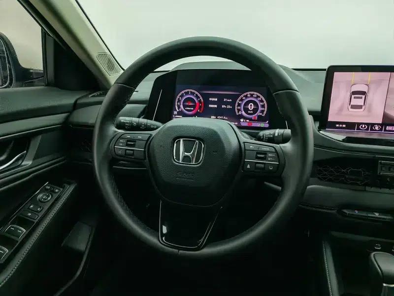 2025 Honda Accord 260TURBO Luxury Edition — миниатюра 16
