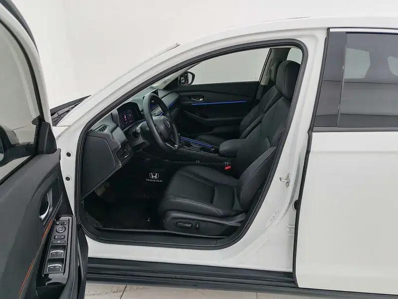 2025 Honda Accord 260TURBO Luxury Edition — миниатюра 17