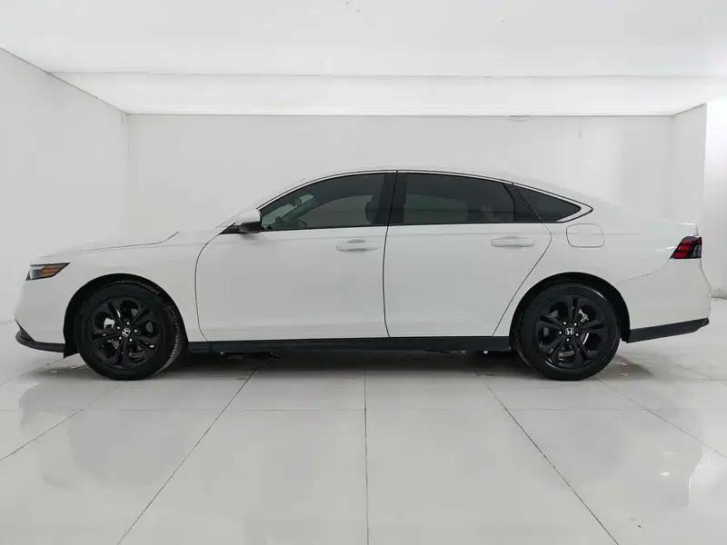 2025 Honda Accord 260TURBO Luxury Edition — миниатюра 4
