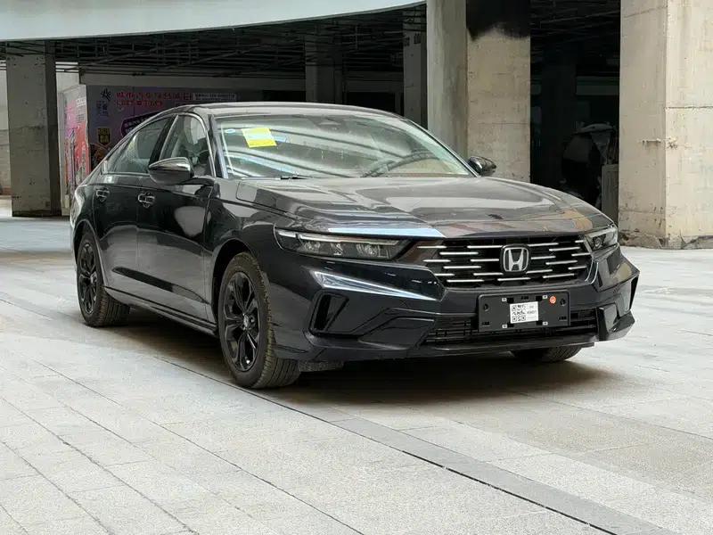 2025 Honda Accord 260TURBO Luxury Edition — миниатюра 3