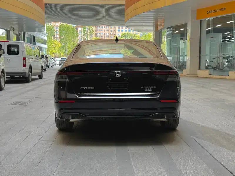 2025 Honda Accord 260TURBO Luxury Edition — миниатюра 5