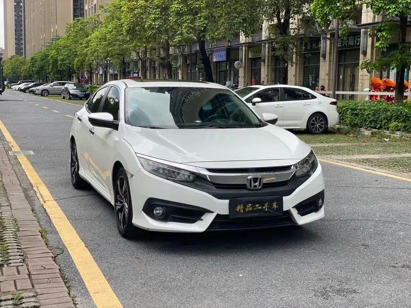 2016 Civic 220TURBO CVT Premium Edition — миниатюра 3