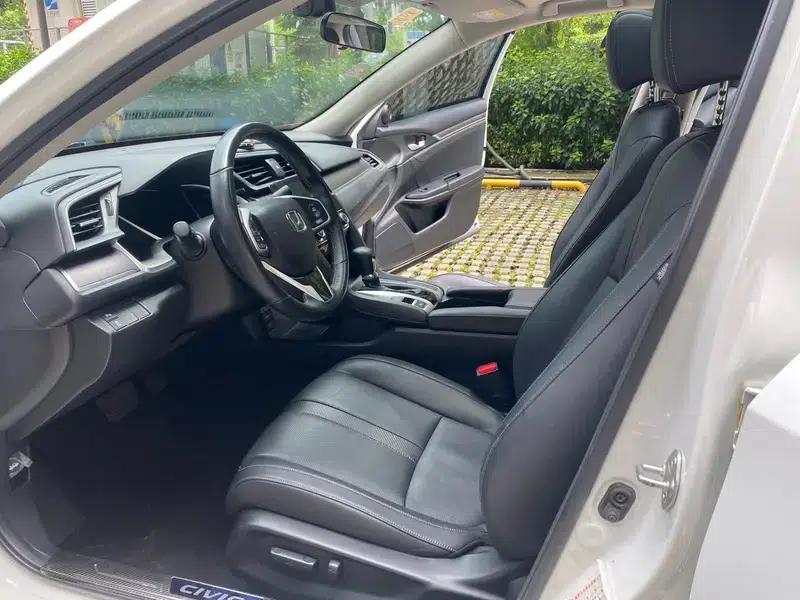 2016 Civic 220TURBO CVT Premium Edition — миниатюра 8
