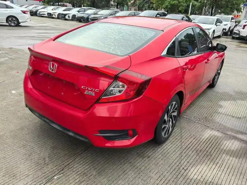 2016 Civic 220TURBO CVT Luxury Edition — миниатюра 6