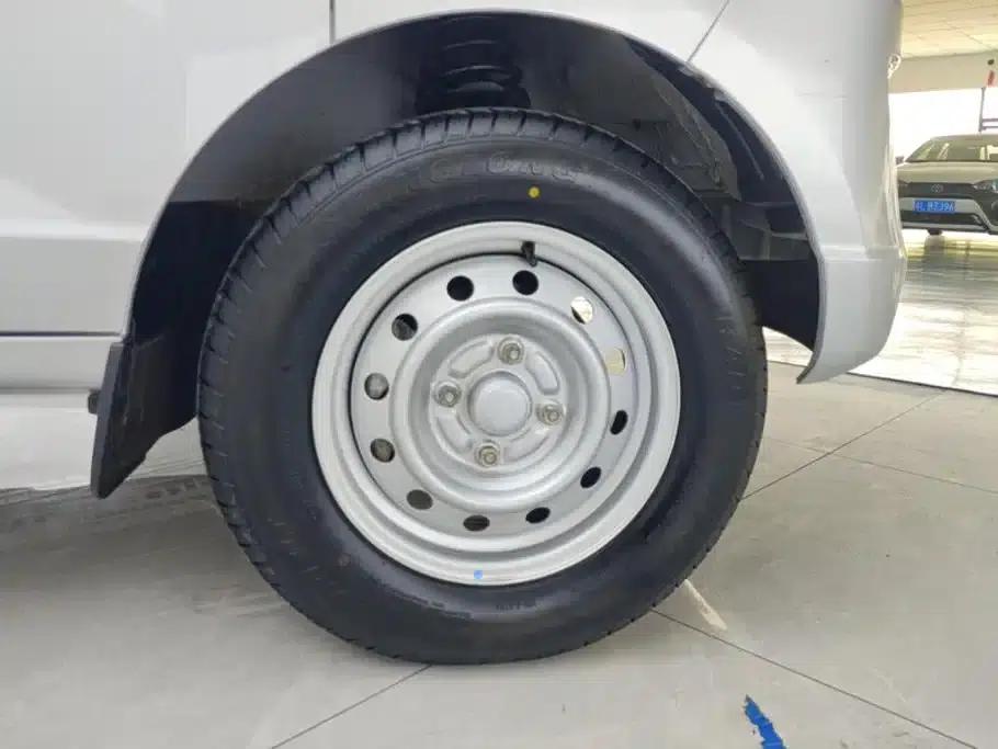 Wuling Rongguang S 2023 1.5L Basic Model 5/7 Seats — миниатюра 6