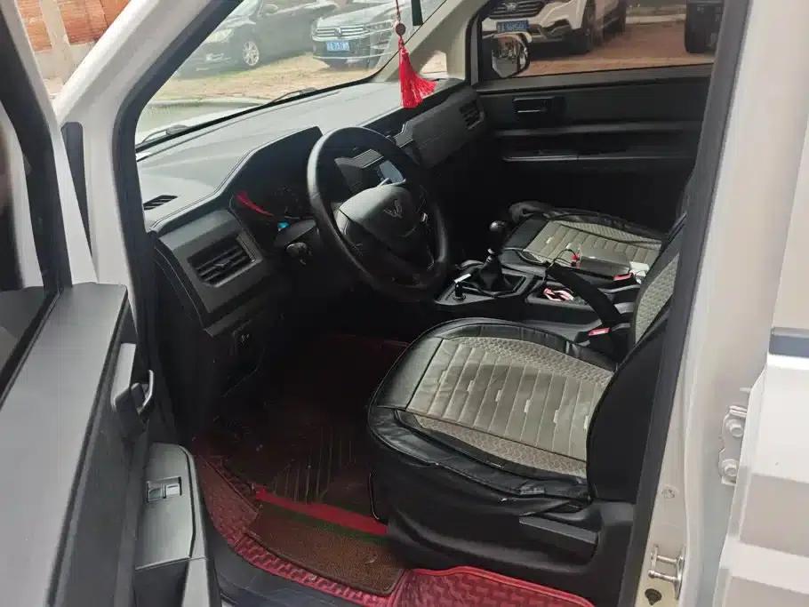 Wuling Hongguang PLUS 2020 1.5L Manual Standard 5-Seater — миниатюра 9