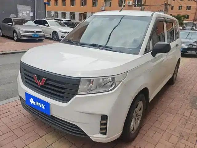 Wuling Hongguang PLUS 2020 1.5L Manual Standard 5-Seater