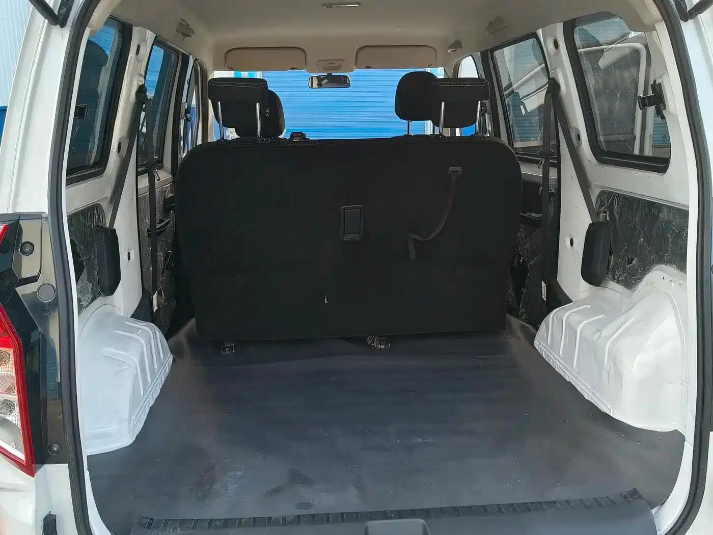 Wuling Hongguang PLUS 2020 1.5L Manual Standard 5-Seater — миниатюра 12