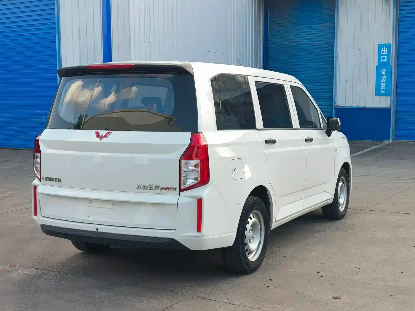 Wuling Hongguang PLUS 2020 1.5L Manual Standard 5-Seater — миниатюра 7