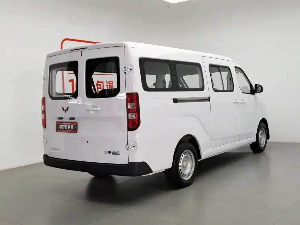 Wuling Yangguang 2024 Model 300km Comfort Bus Version 75kW — миниатюра 2