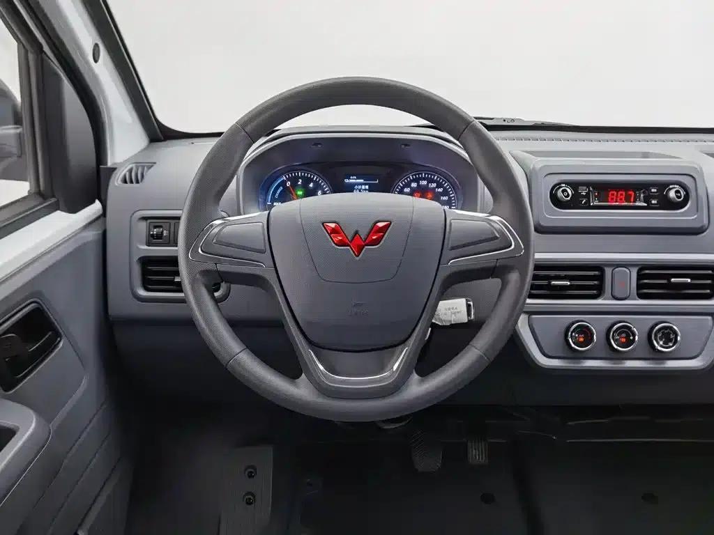 Wuling Yangguang 2024 Model 300km Comfort Bus Version 75kW — миниатюра 11