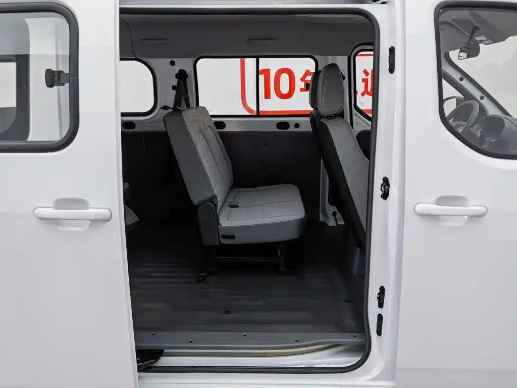 Wuling Yangguang 2024 Model 300km Comfort Bus Version 75kW — миниатюра 15