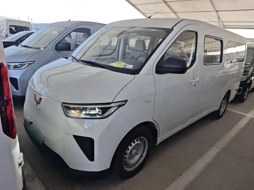 Wuling Yangguang 2025 400km/h Bus Comfort Edition — миниатюра 1