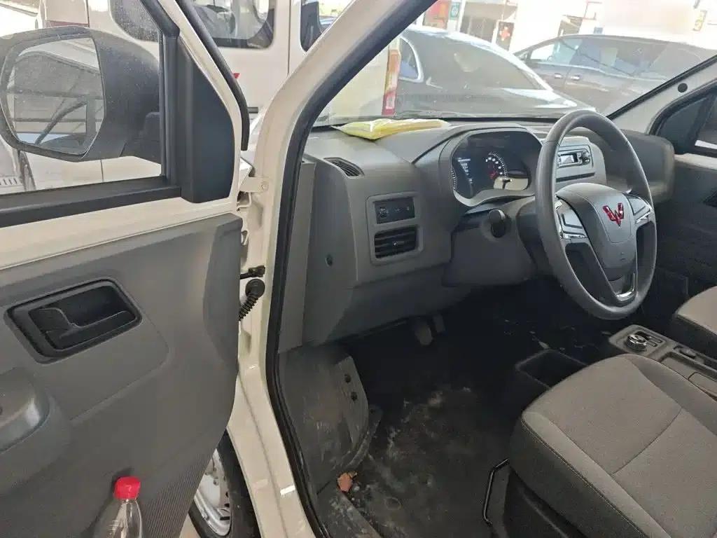 Wuling Yangguang 2025 400km/h Bus Comfort Edition — миниатюра 12