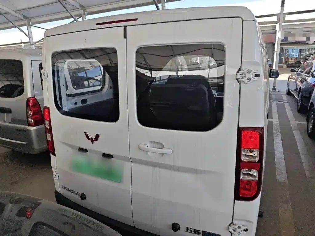 Wuling Yangguang 2025 400km/h Bus Comfort Edition — миниатюра 4