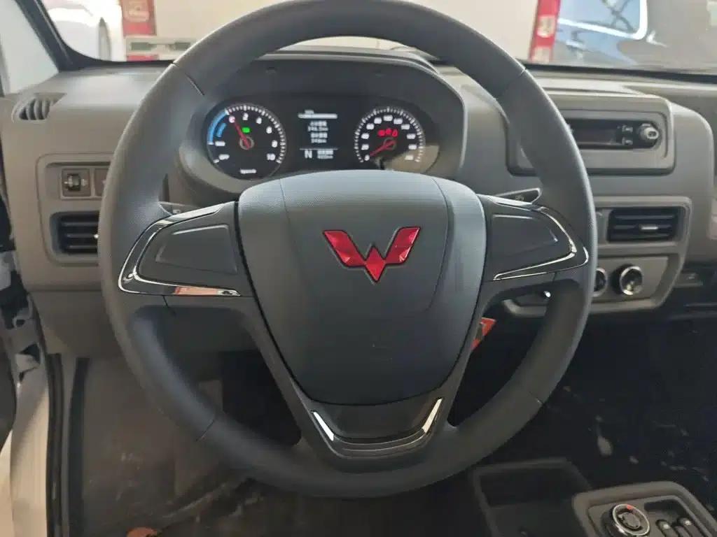 Wuling Yangguang 2025 400km/h Bus Comfort Edition — миниатюра 7