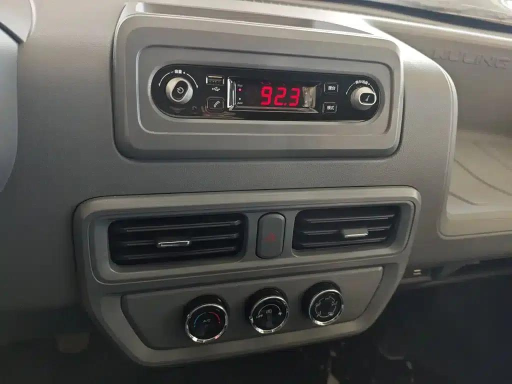 Wuling Yangguang 2025 400km/h Bus Comfort Edition — миниатюра 9