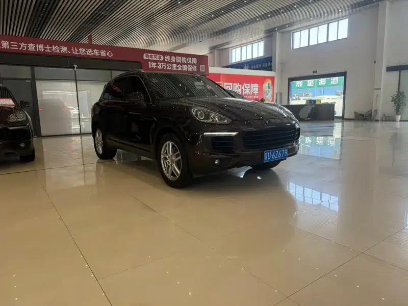 Cayenne 2016 Cayenne Platinum Edition 3.0T — миниатюра 3