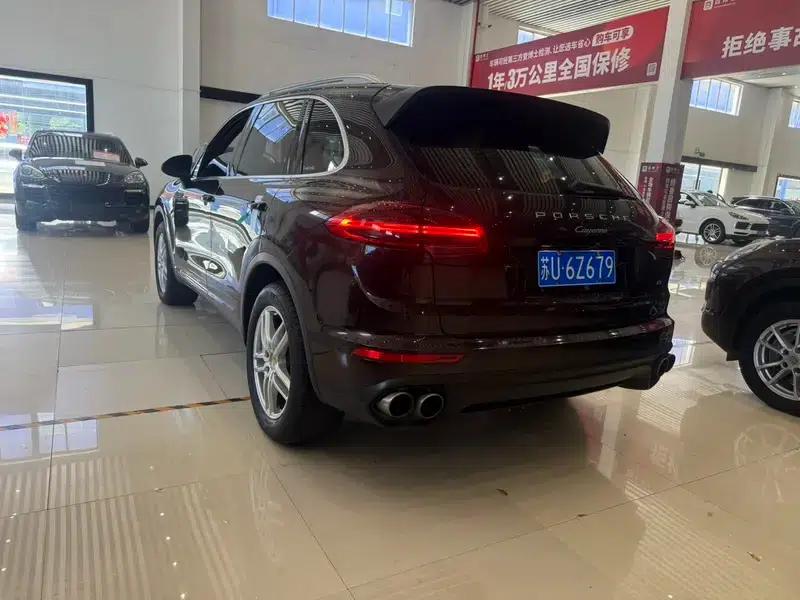 Cayenne 2016 Cayenne Platinum Edition 3.0T — миниатюра 4