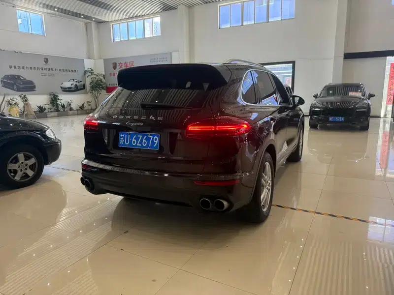 Cayenne 2016 Cayenne Platinum Edition 3.0T — миниатюра 6