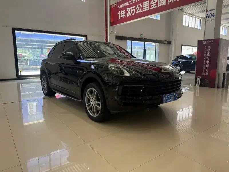 2022 Cayenne 3.0T Platinum Edition — миниатюра 3