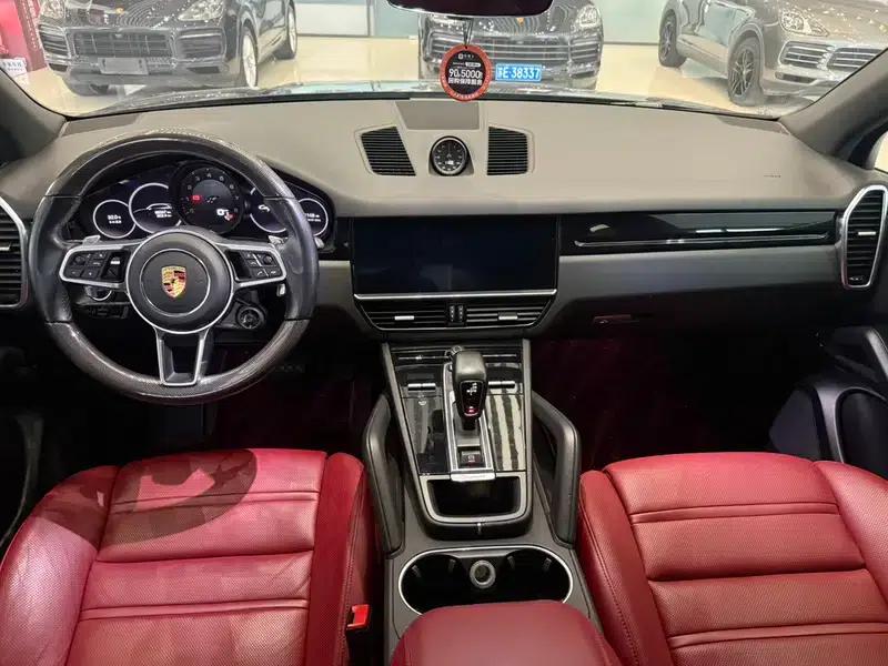 2022 Cayenne 3.0T Platinum Edition — миниатюра 10