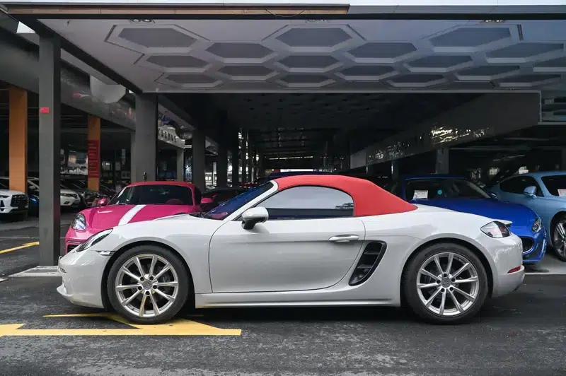 2023 Porsche 718 Boxster 2.0T — миниатюра 3