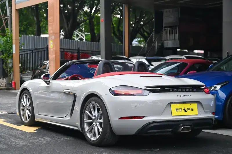 2023 Porsche 718 Boxster 2.0T — миниатюра 4