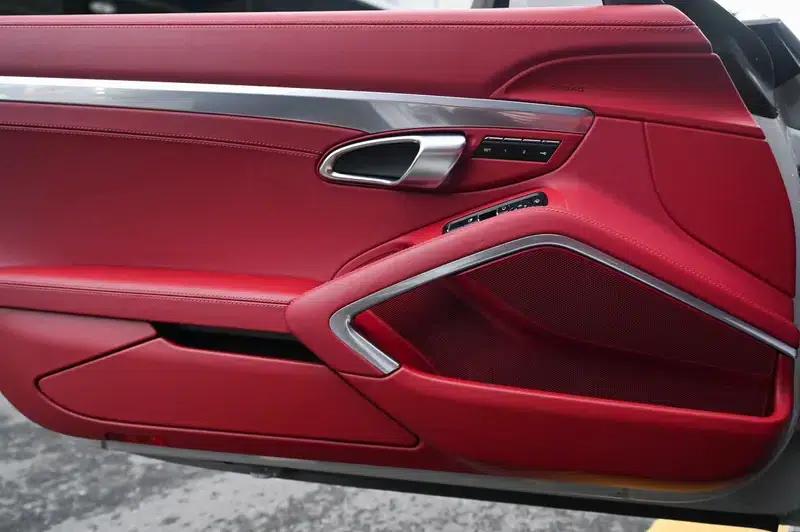 2023 Porsche 718 Boxster 2.0T — миниатюра 8