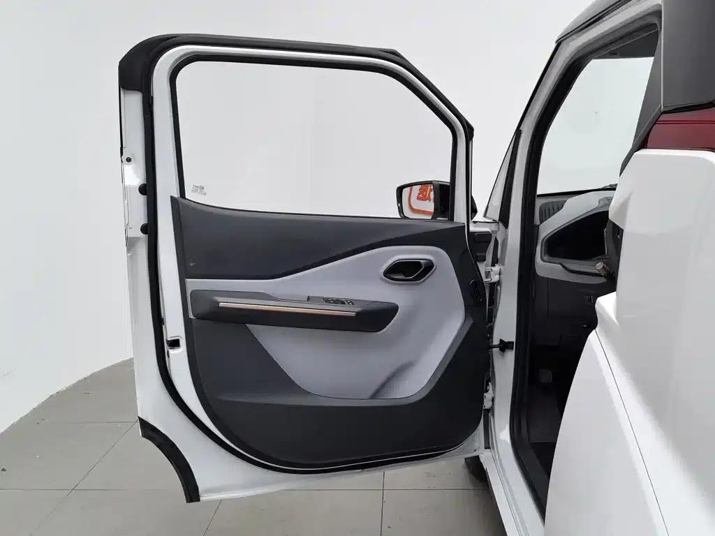 Wuling NanoEV 2021 Fun Edition — миниатюра 8