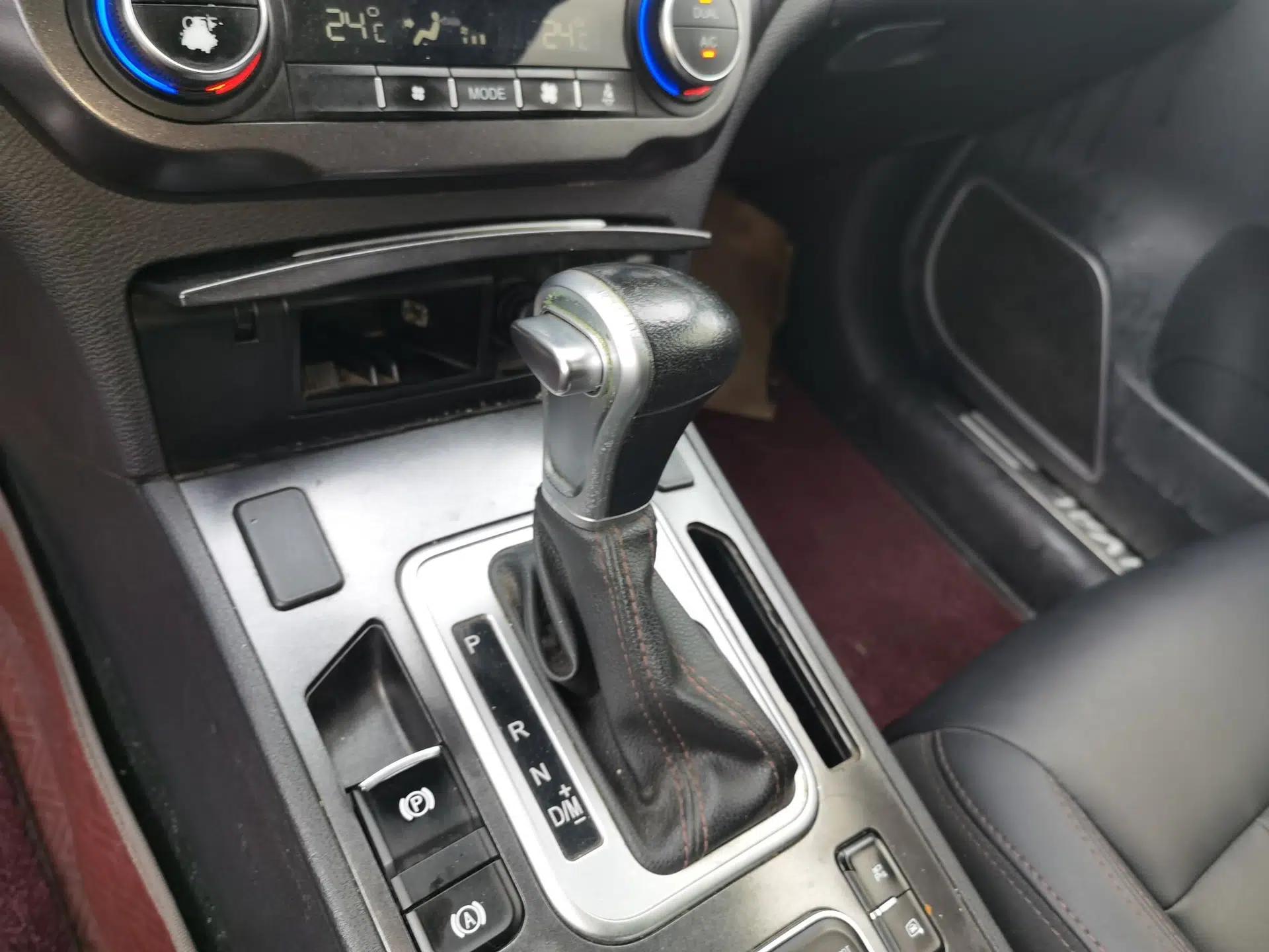 Haval H6 Coupe 2018 Red-Label 1.5T Automatic Two-Wheel Drive Ultra-Luxury Model — миниатюра 14