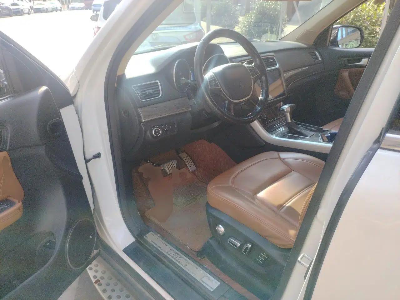 Haval H8 2015 2.0T Two-Wheel Drive Comfort Version — миниатюра 16
