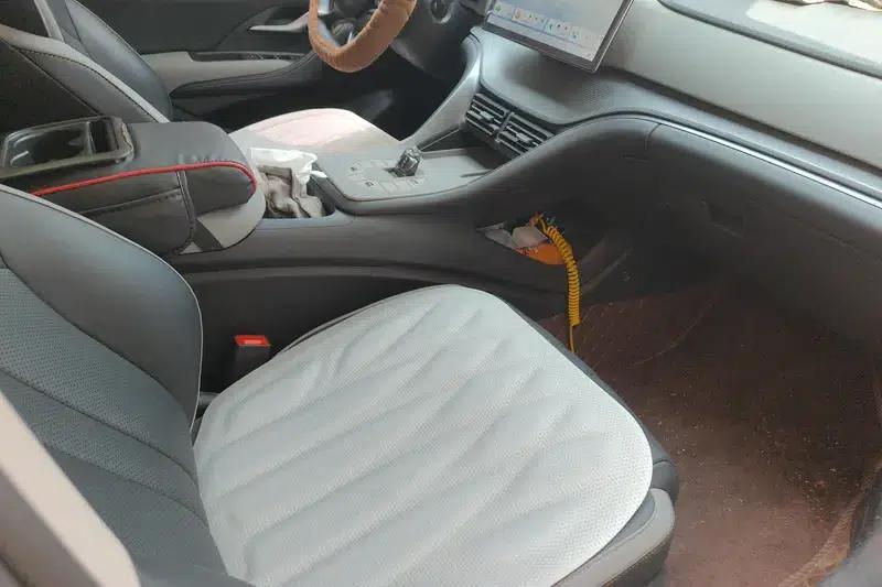 Hiace 05DM 2025 Smart Driving Edition DM-i 115KM Deluxe — миниатюра 8
