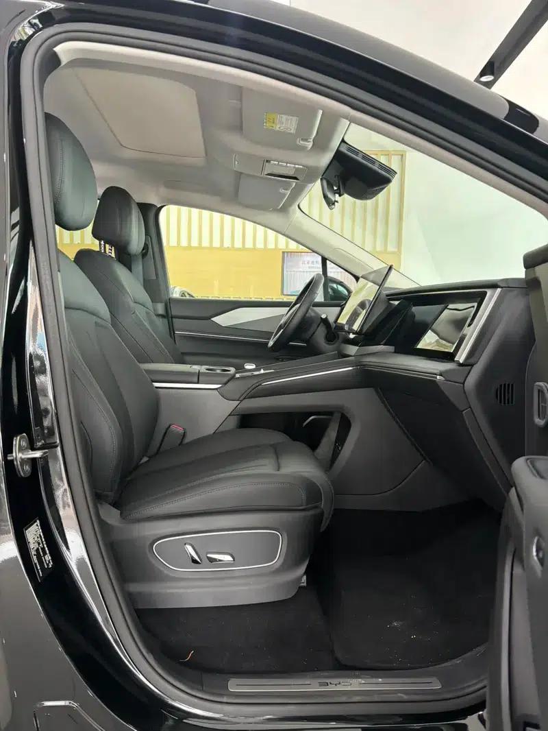 BYD M9 2025 1060 Navigator Edition — миниатюра 15