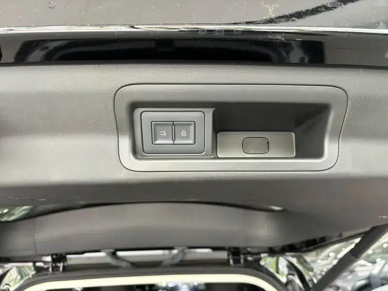 BYD M9 2025 1060 Navigator Edition — миниатюра 18